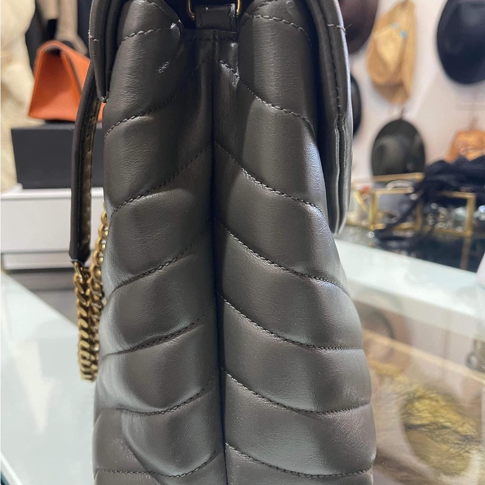 YSL LOULOU MEDIUM CHAIN BAG IN QUILTED "Y" LEATHER Grey PRISTINE Authentic - Picture 8 of 16